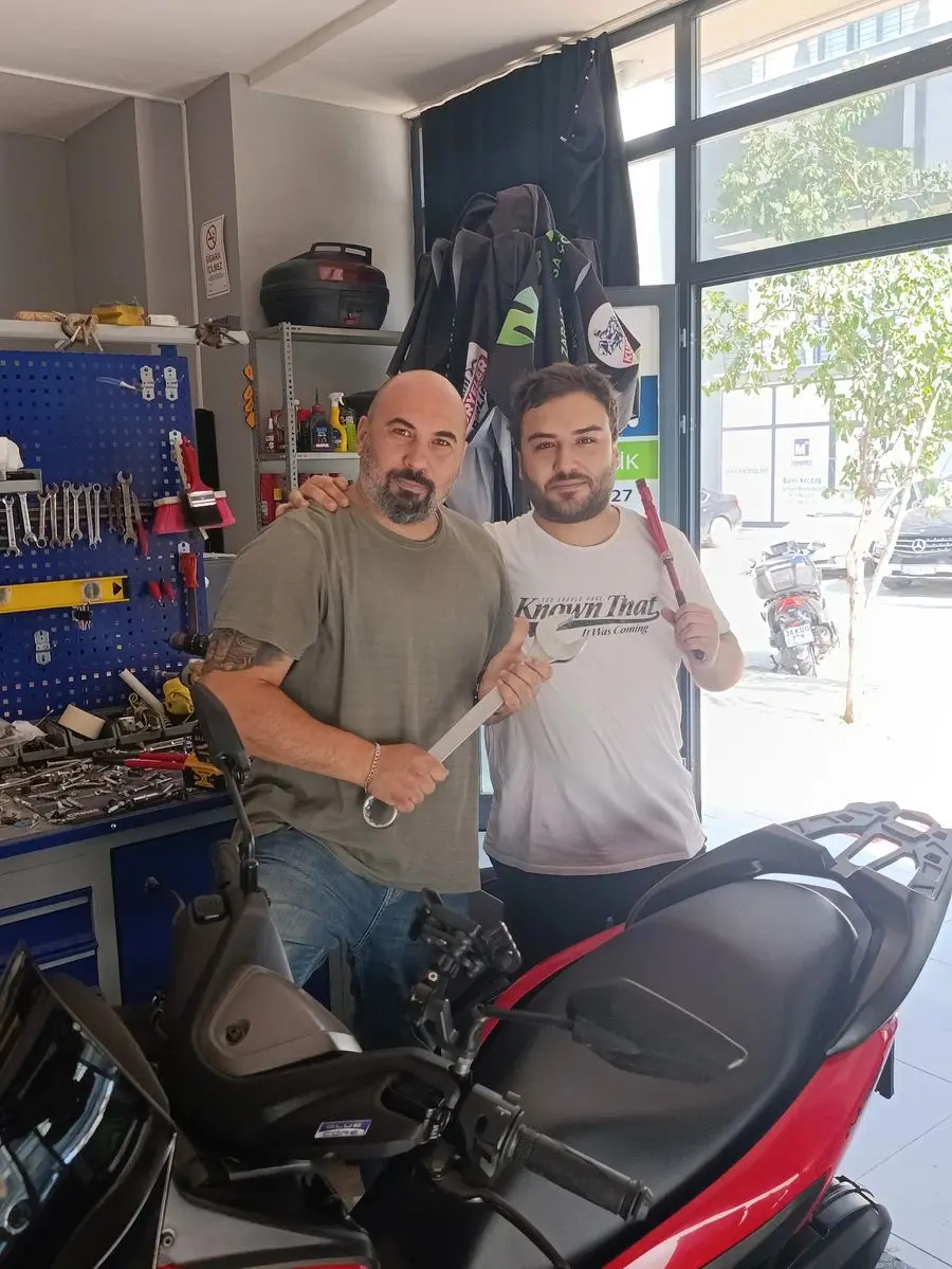 Özcan Mühendislik Kartal şubesi ekibi atölyede