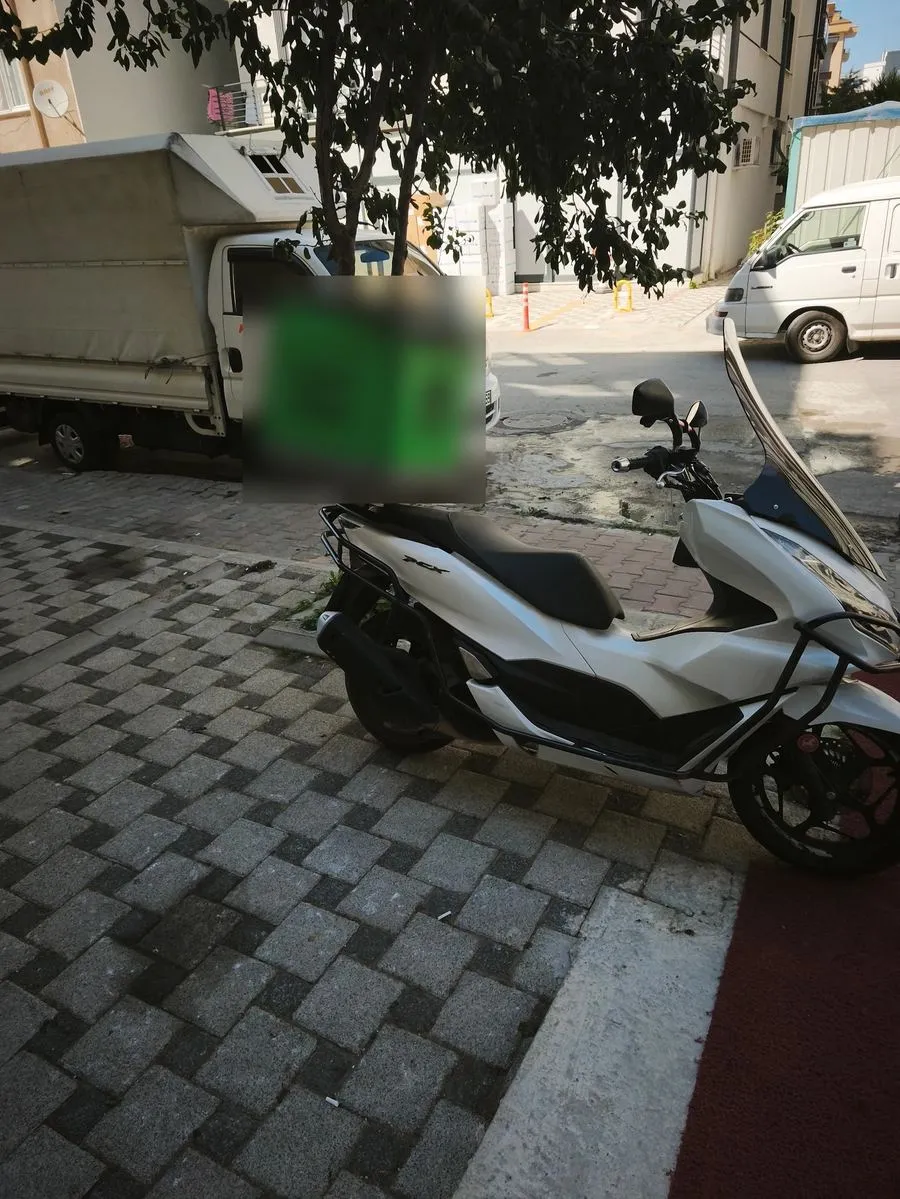 Honda PCX modelde ruhsata işlenmiş topcase projesi